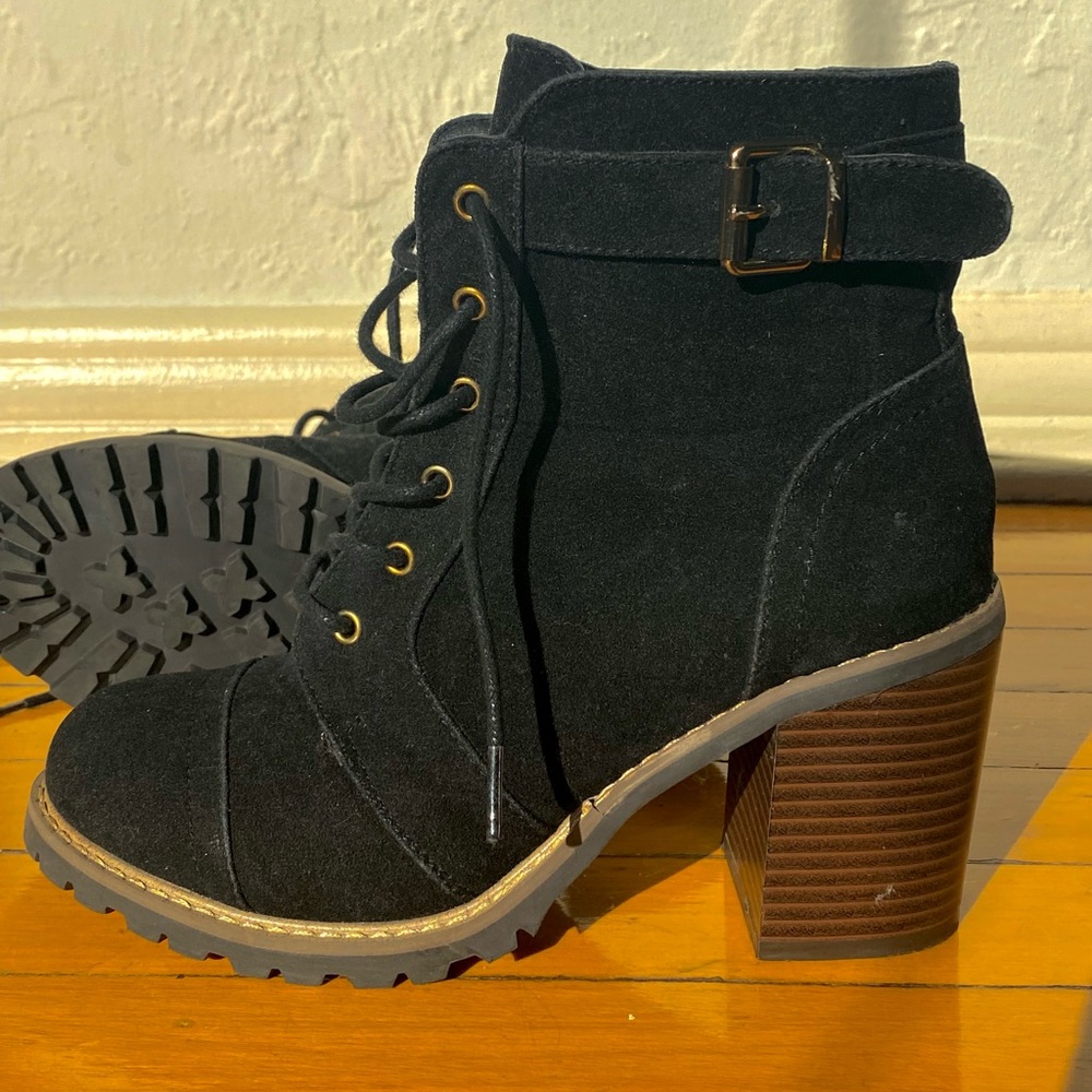 Shoe dazzle Boots NEVER WORN!!! 7.5